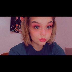 Meet your Posher, Caralee